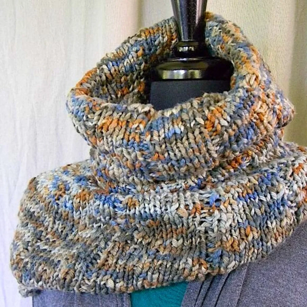 Handknit Variegated Neutral Grey Slip Stitch Infinity Reversible Unisex Cowl - Picture 1 of 6